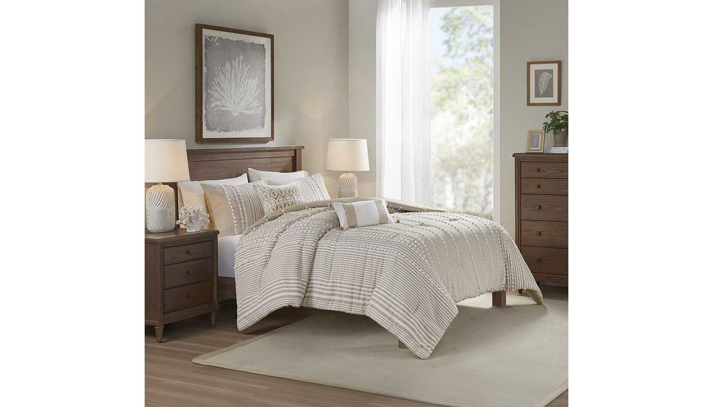 Anslee Comforter Set