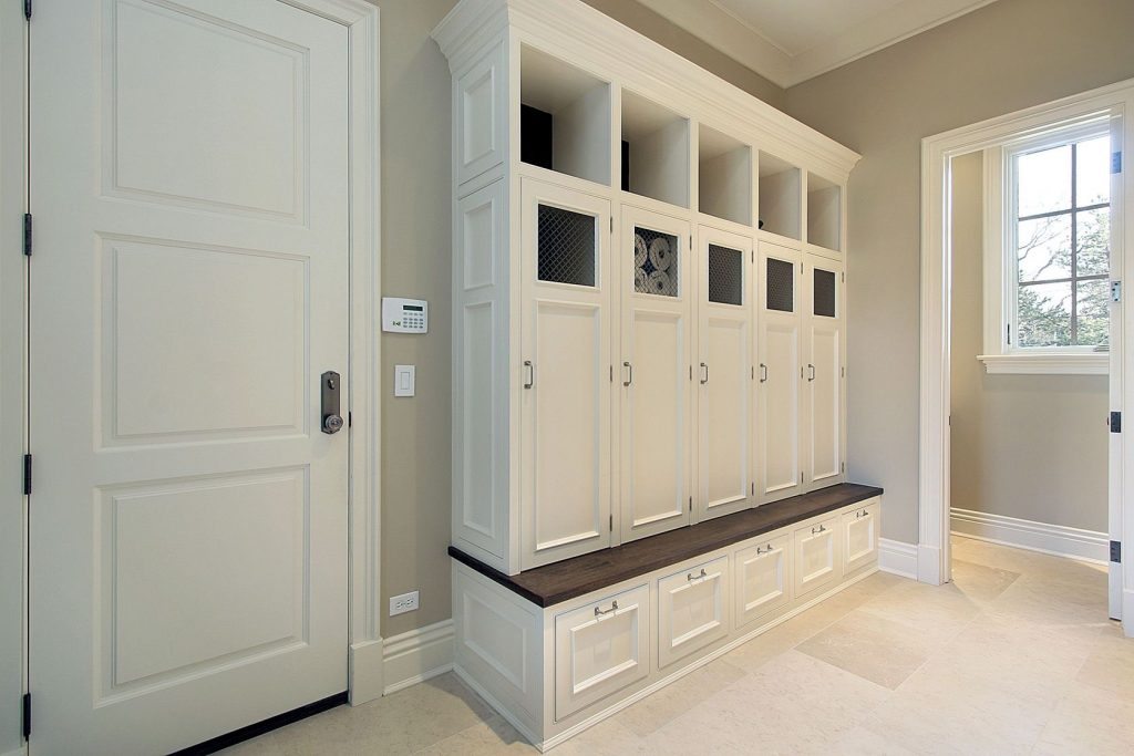 Steps to update your mudroom for summer