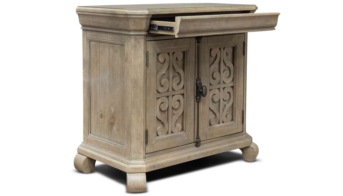 Bocelli Bachelor Chest